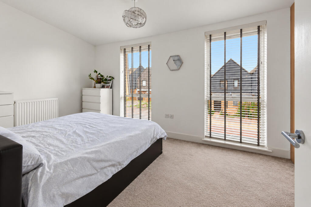 House in Swale, Grove Park, Regent Quay - More