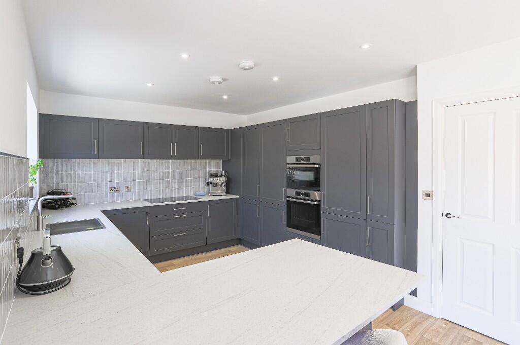 Paddock Close, Barnsley, South Yorkshire, S72 - View 4