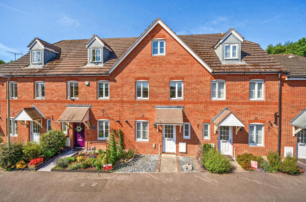 Main image of property: Poperinghe Way, Arborfield, Reading, Berkshire, RG2