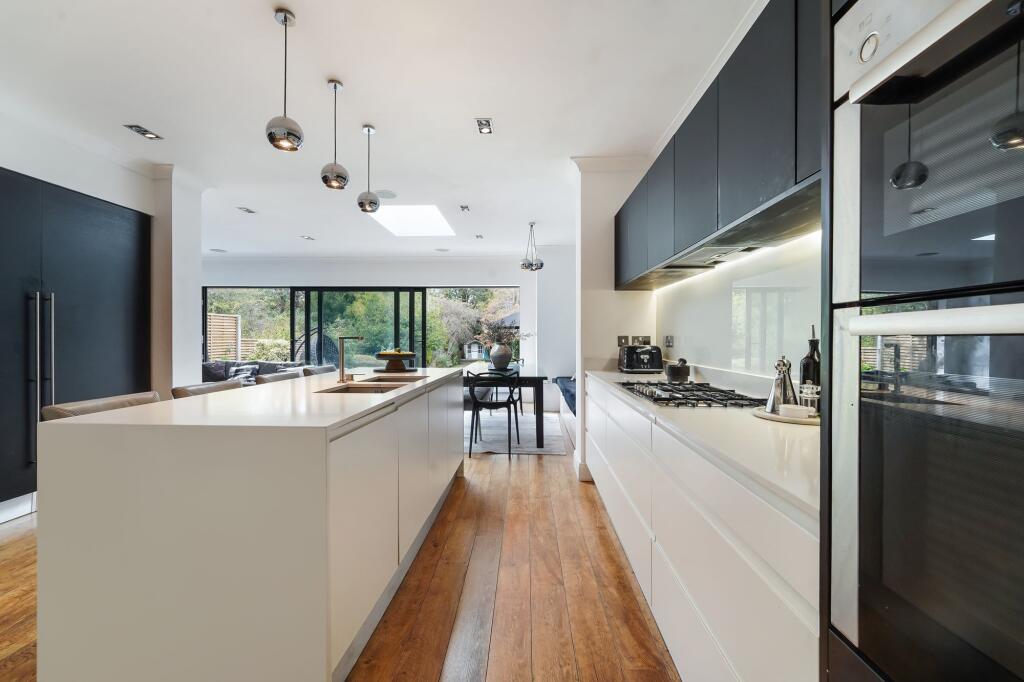 House in Kingston upon Thames - View 3