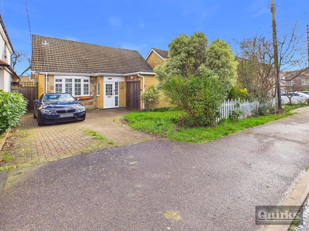 Main image of property: New Avenue, Langdon Hills