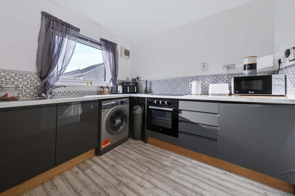 House in Dundee - More