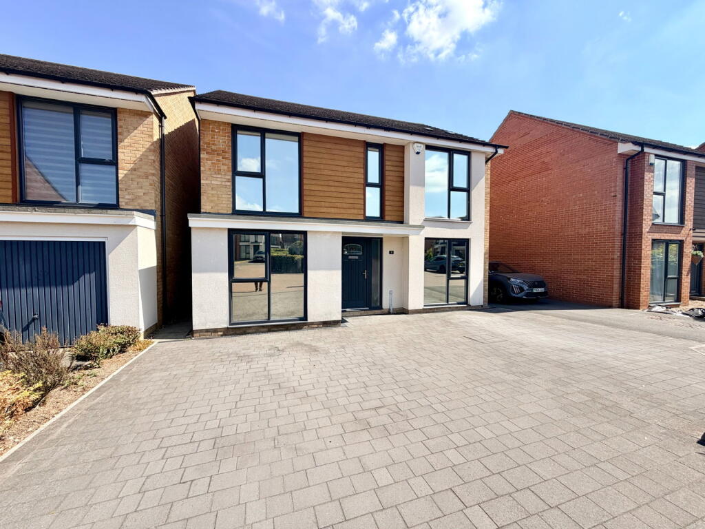 Main image of property: The Pastures, Royston, Barnsley, S71 4RQ