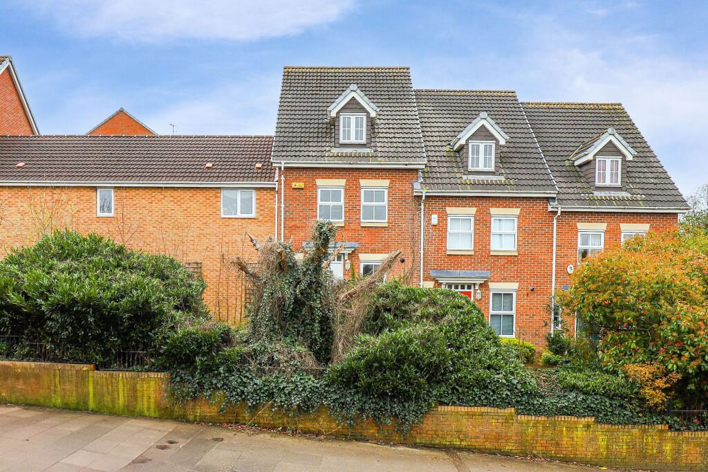 Main image of property: Gedling Road, Arnold, NG5