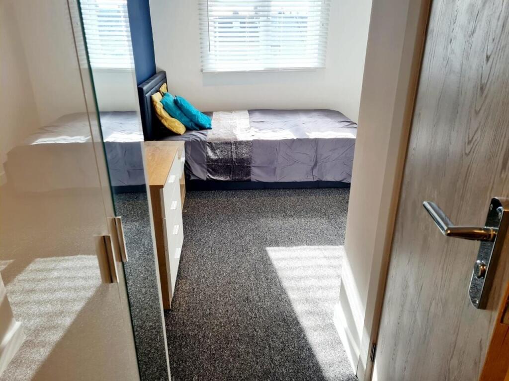 House in Watford - View 2