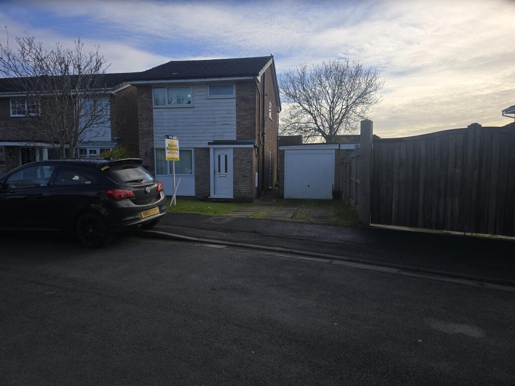 Main image of property: 2 Eskdale Close, Fulwood, Preston, Lancashire PR2 9FD