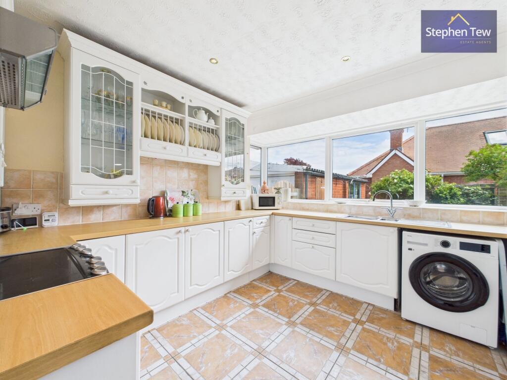 Myrtle Avenue, Poulton-Le-Fylde, FY6 photo 3
