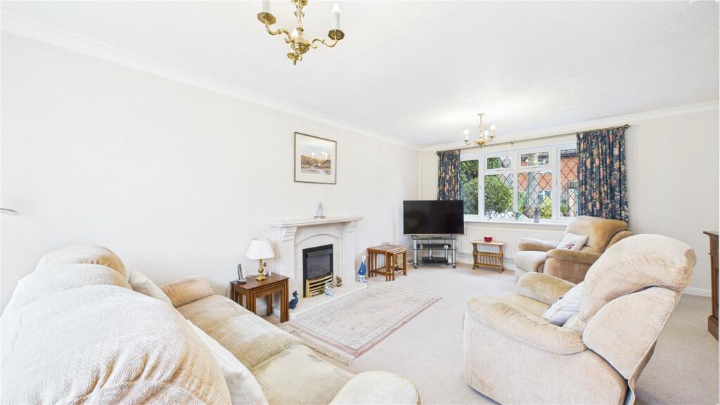 Russetts Close, Horsell, Surrey, GU21 photo 3