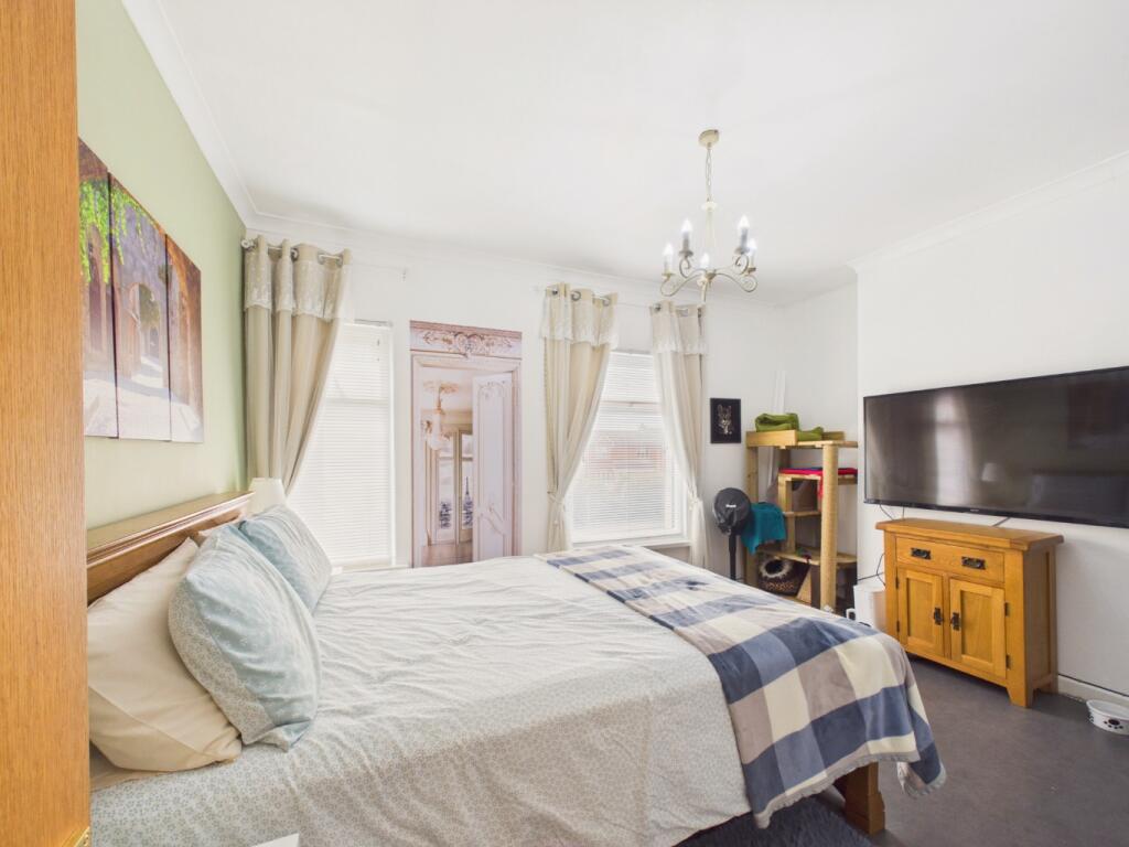 House in Hull - View 5