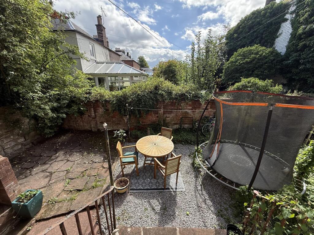 Apartment in Dumfries - View 4