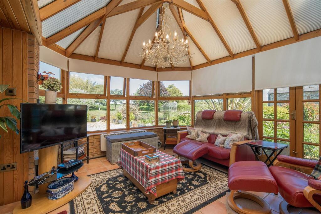 House in Chillerton - View 4