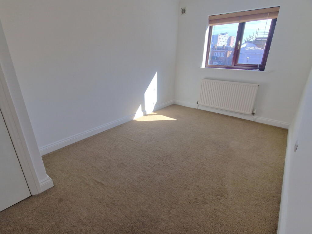 Apartment in Portsmouth - More