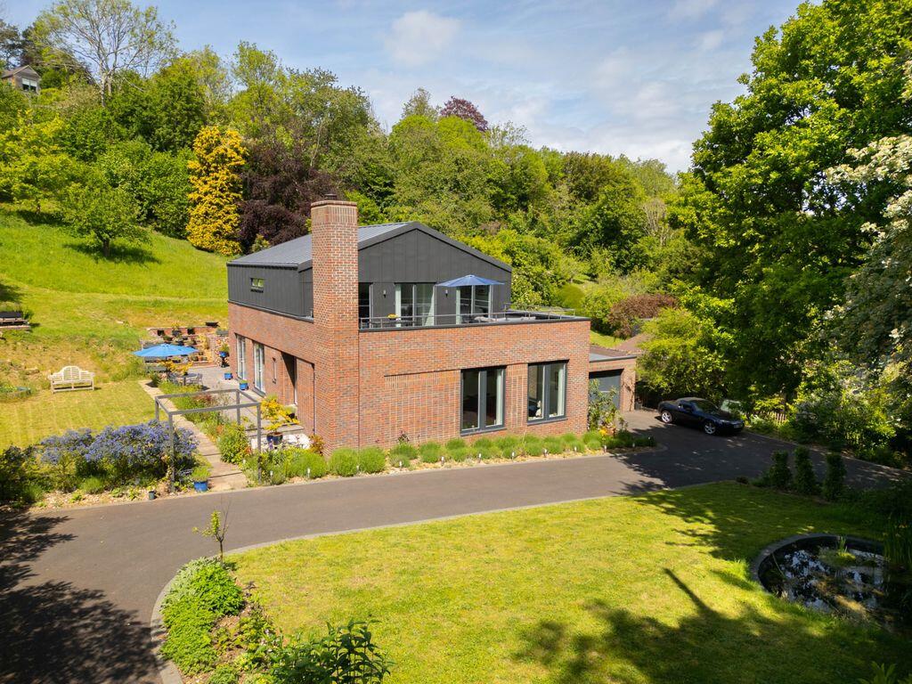 Main image of property: Slines Oak Road, Woldingham