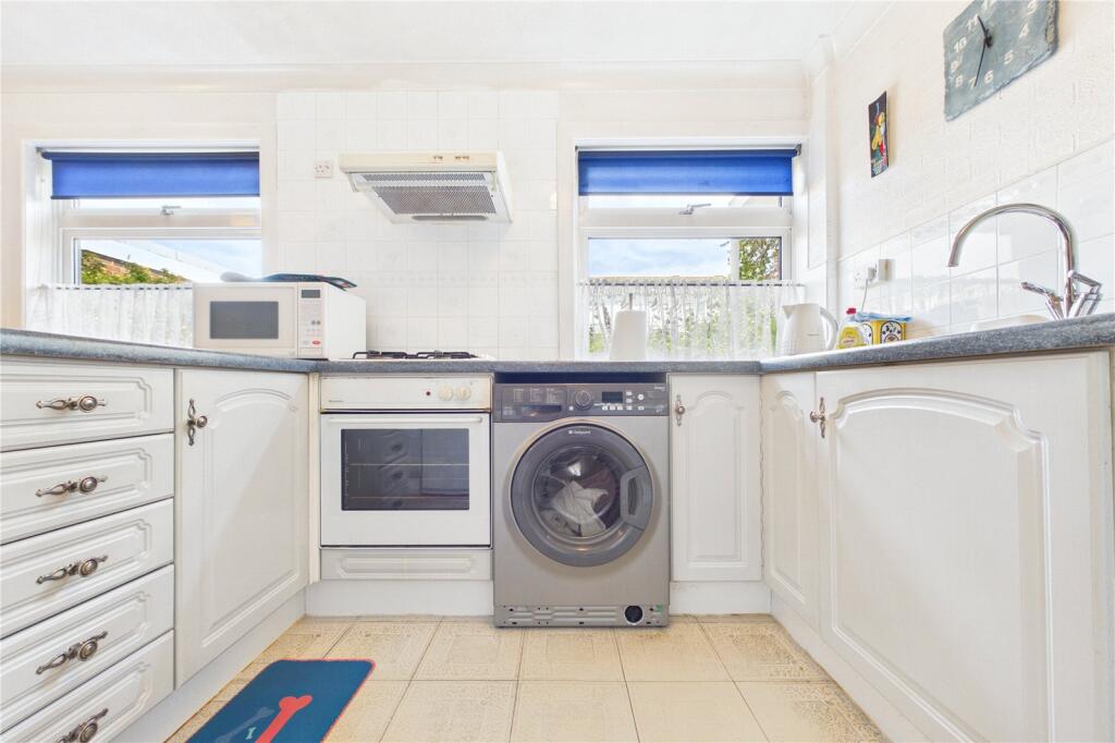 House in Basingstoke and Deane, Basingstoke - View 4