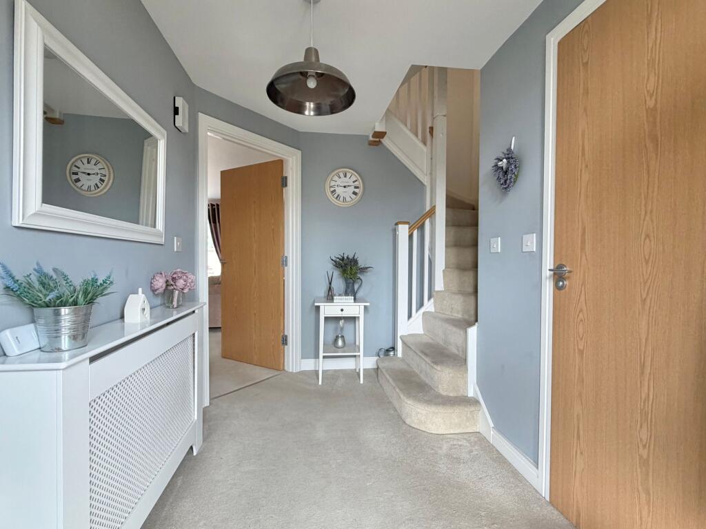 Saxon Way, Kingsteignton, TQ12 photo 4