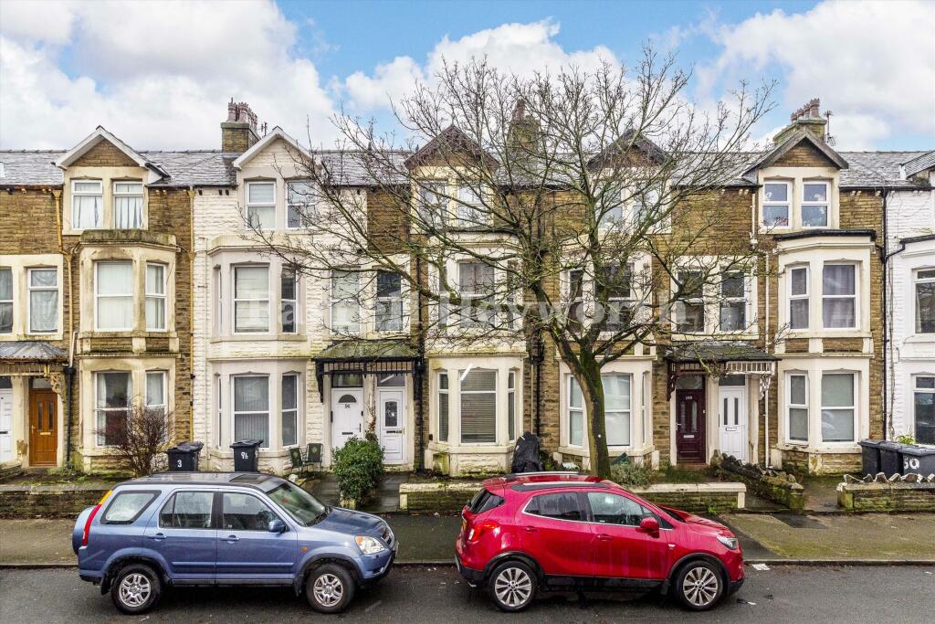 2-bed flat on Chatsworth Road, Morecambe, £72,950