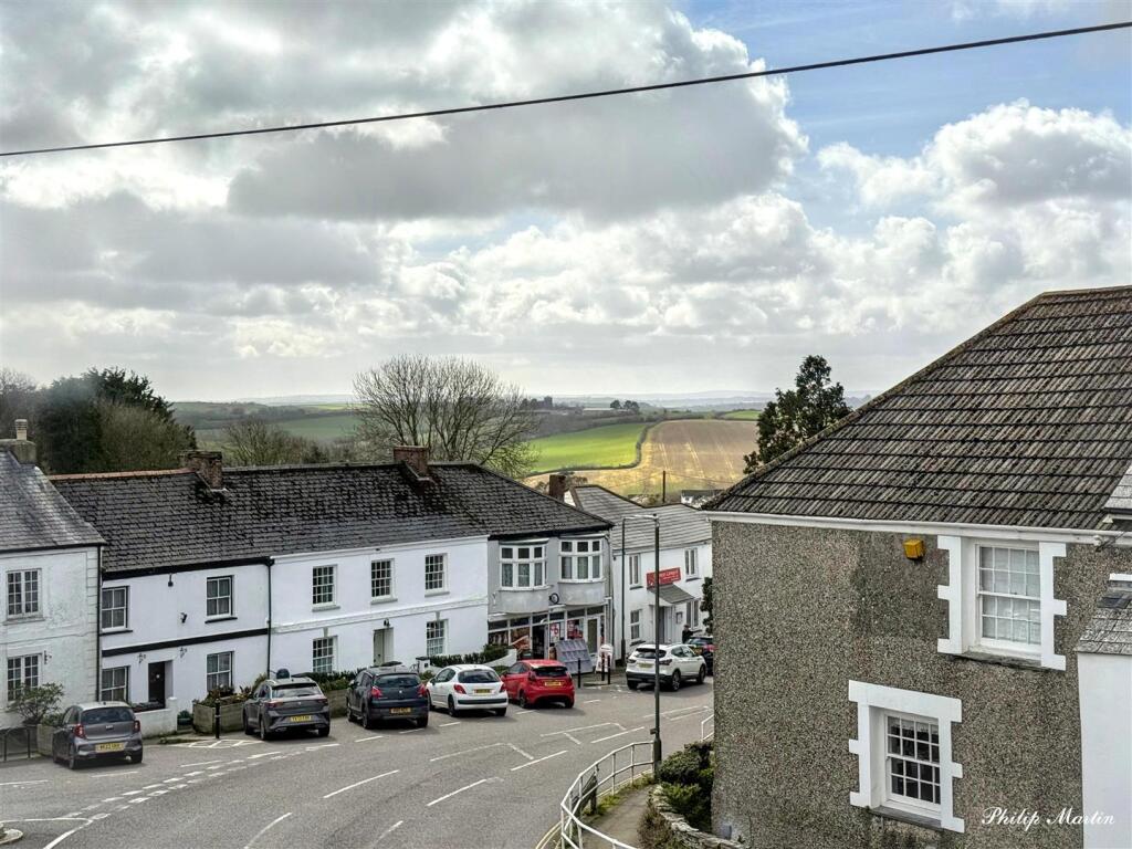 The Square, Probus photo 2