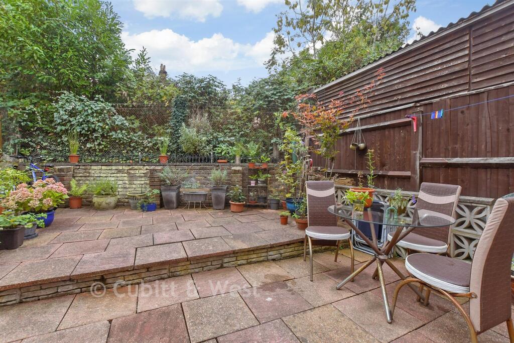 House in Redhill - View 2