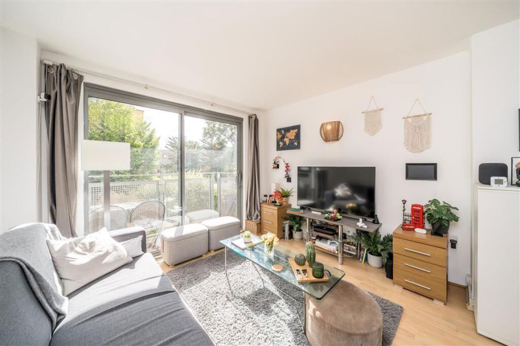 Main image of property: Deals Gateway, Lewisham