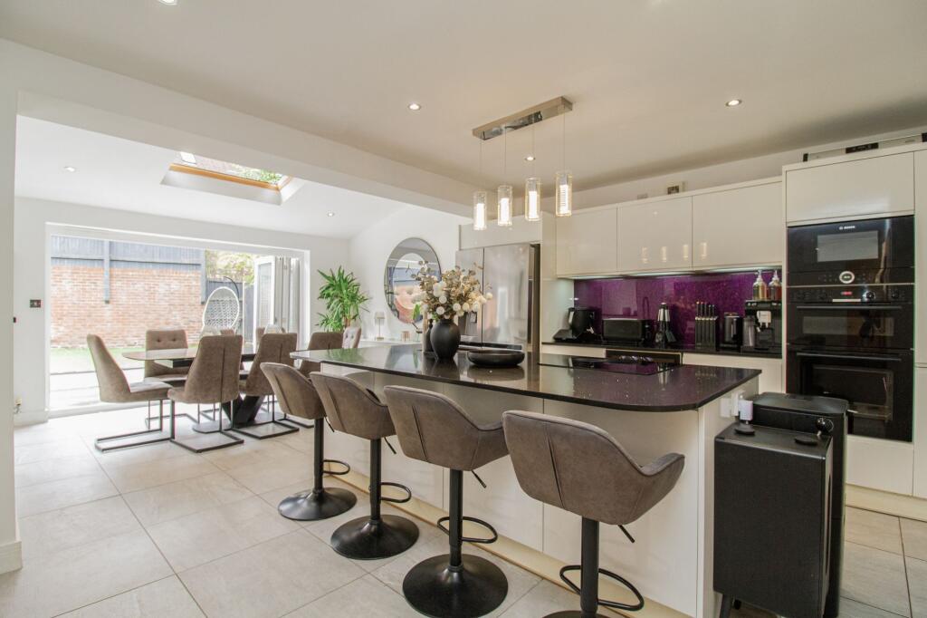 House in Guildford - View 4
