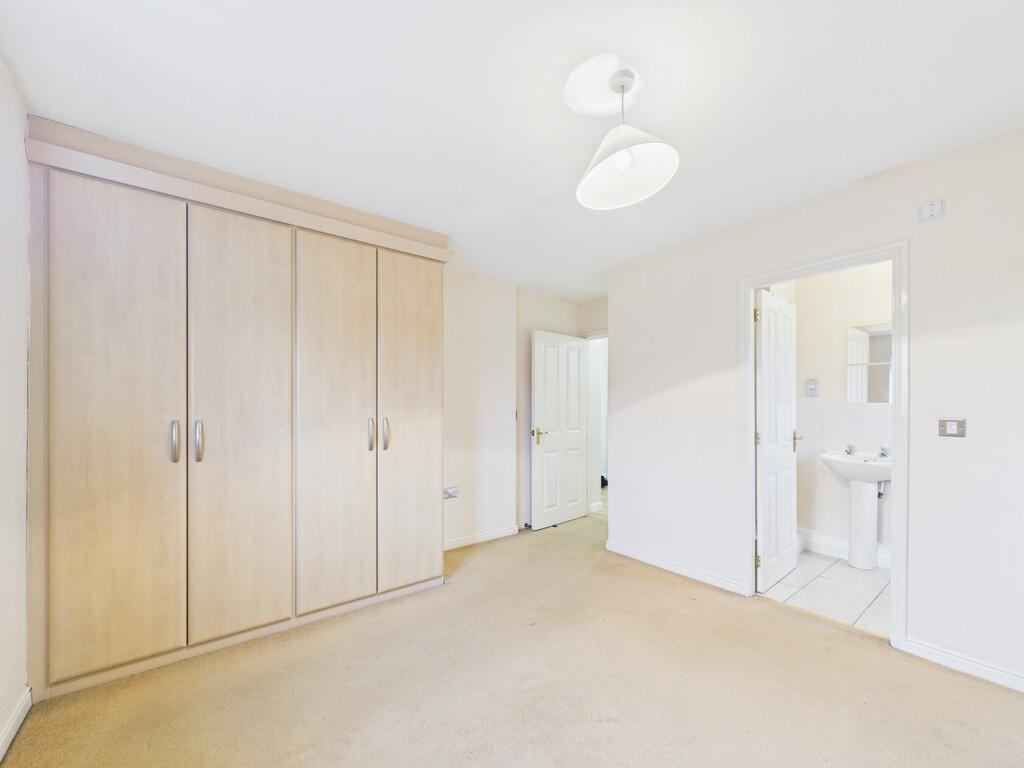 Apartment in Stoke-on-Trent - View 5