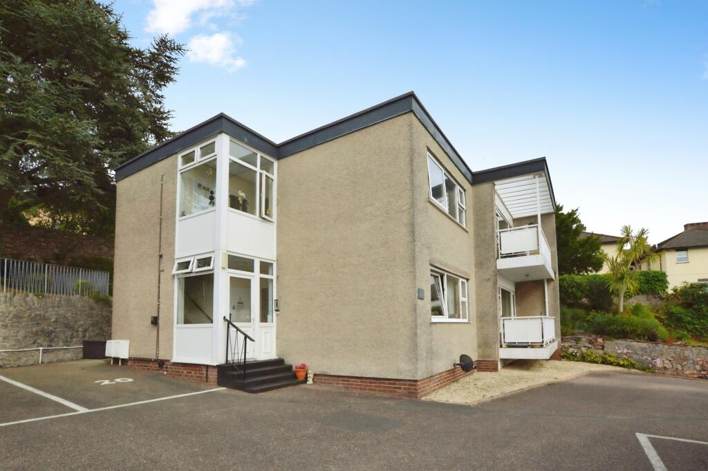 2-bed flat on Middle Warberry Road, Torquay, Devon, £195,000