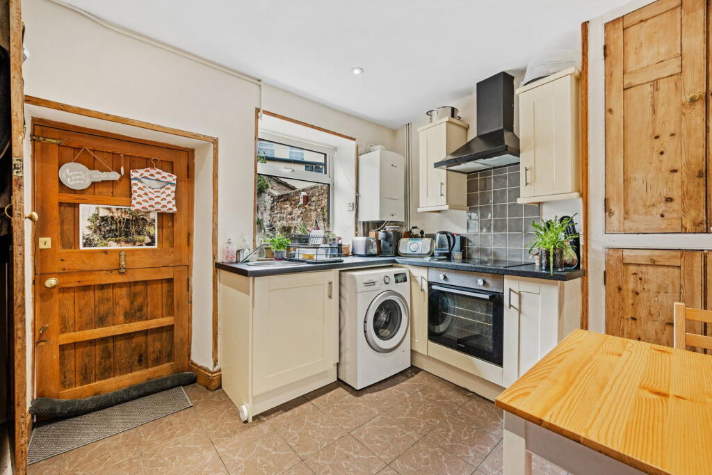 House in Rothwell, North Northamptonshire - View 5