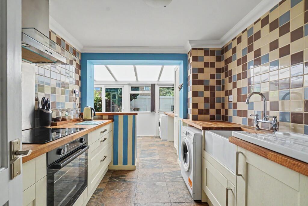 House in Gillingham, Medway - View 5