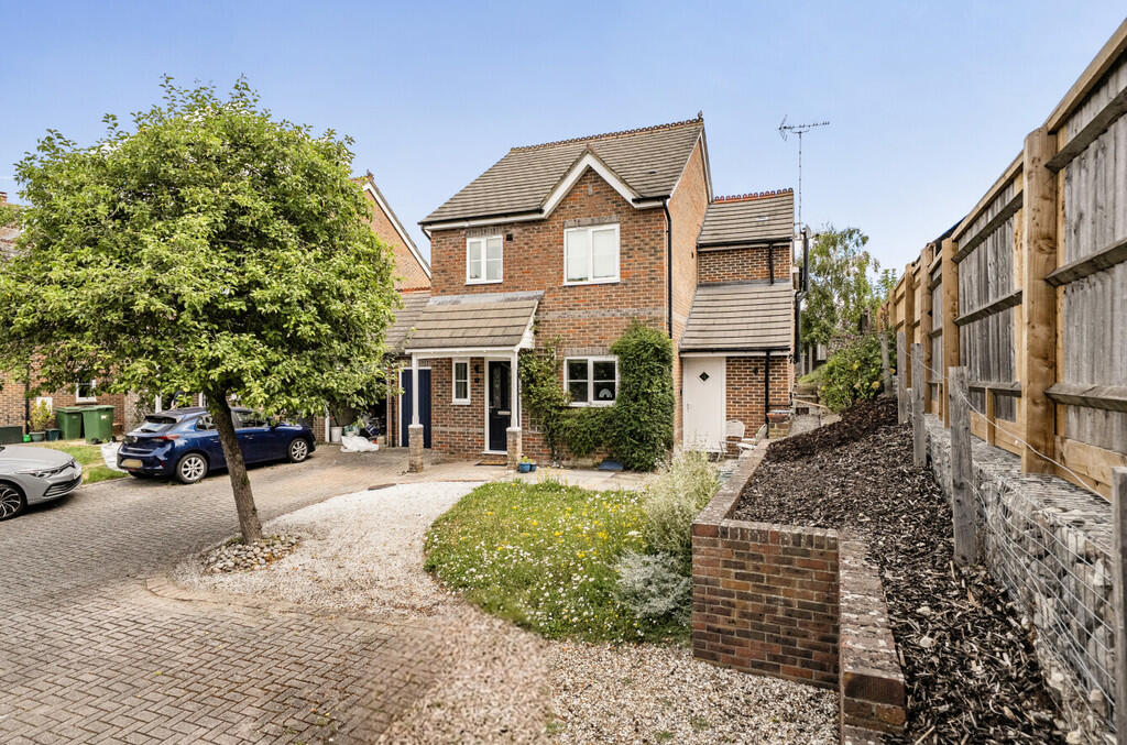 Main image of property: Hamblin Meadow, Hungerford