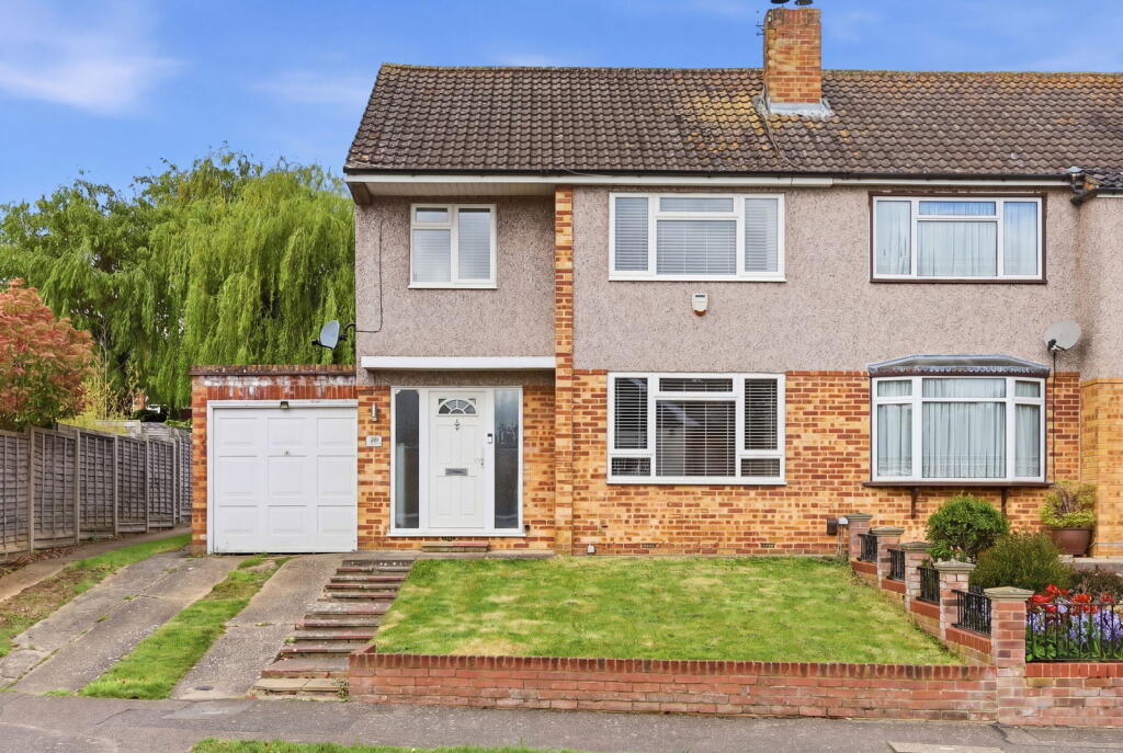 Main image of property: Roselands Avenue, Hoddesdon