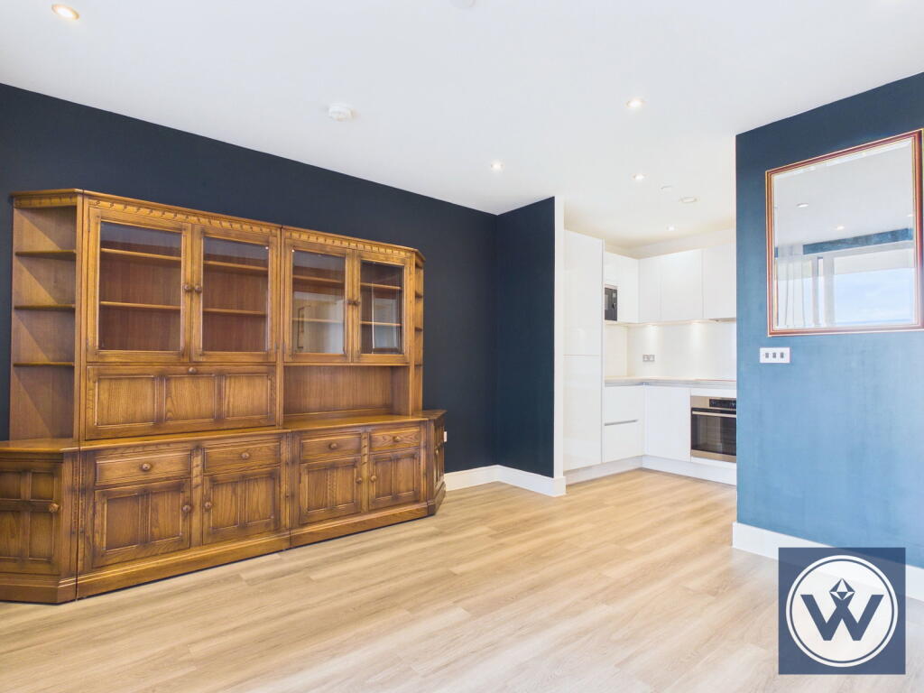 Apartment in Southall - View 4