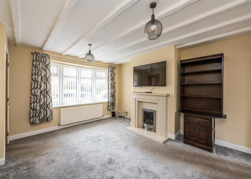12 Halesworth Road, Pendeford, Wolverhampton, WV9 6PJ photo 2