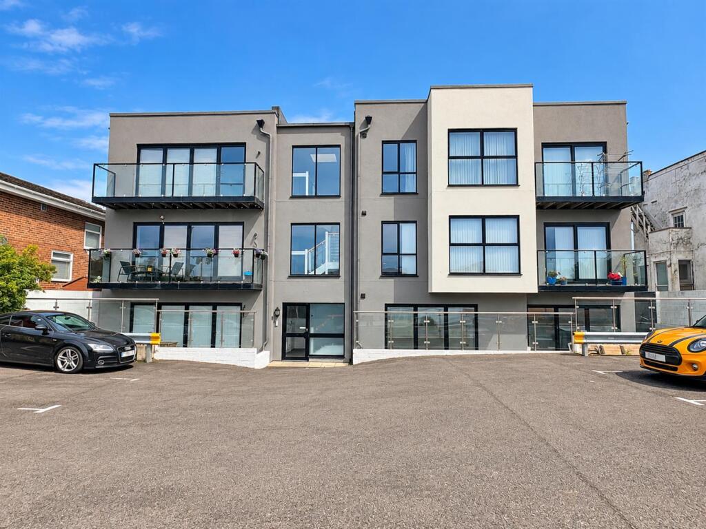 Apartment in Brighton - View 2