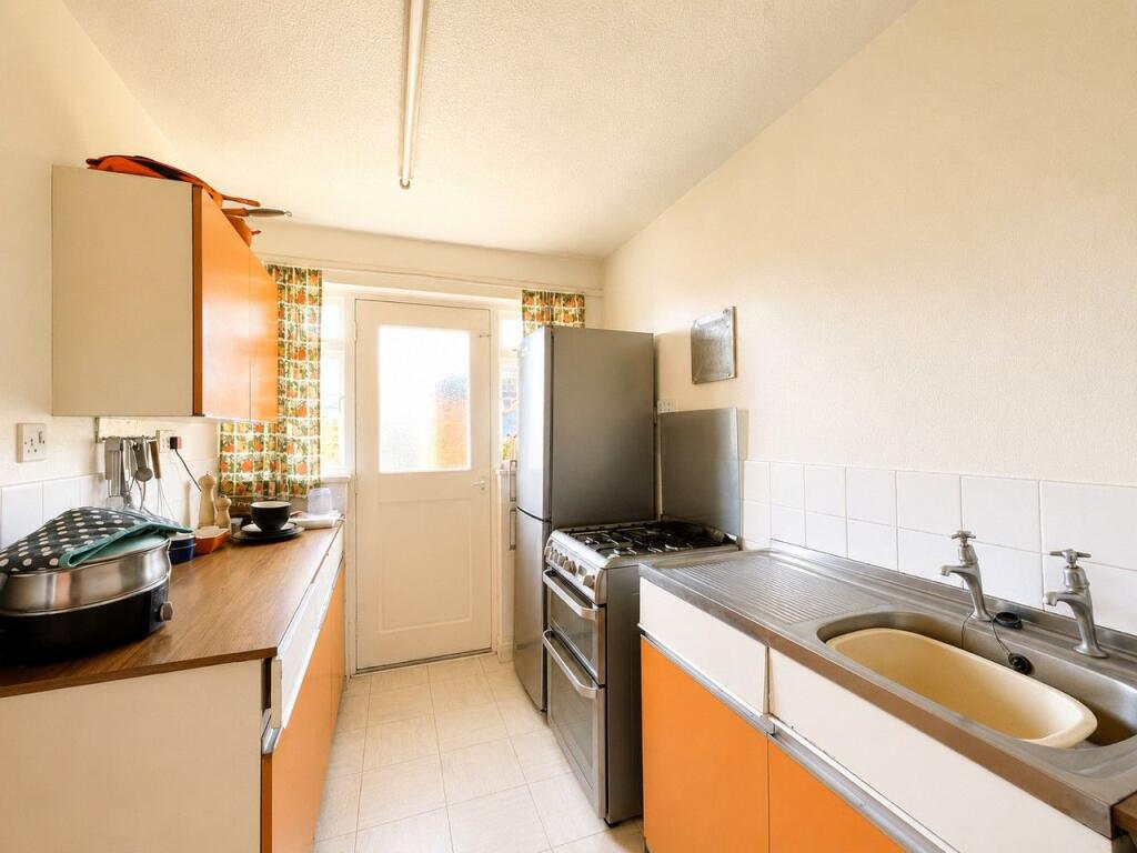 House in Kirkcaldy, Perth and Kinross - View 5