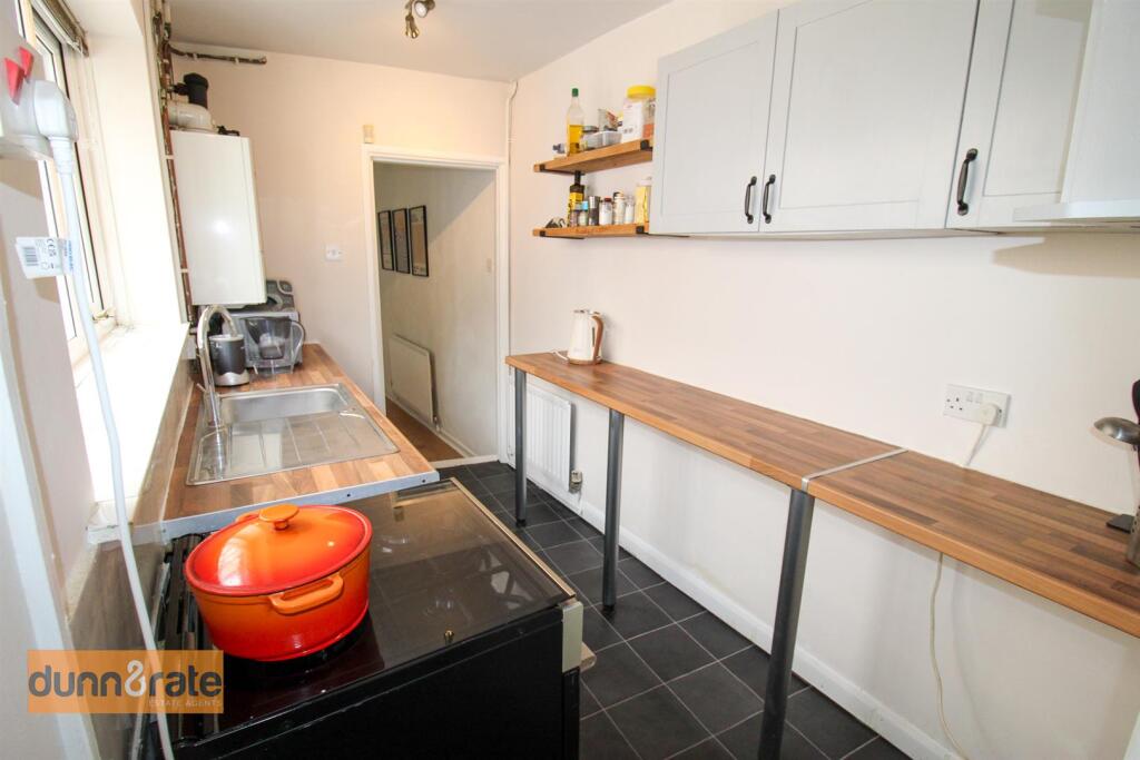 House in Stoke-on-Trent - More