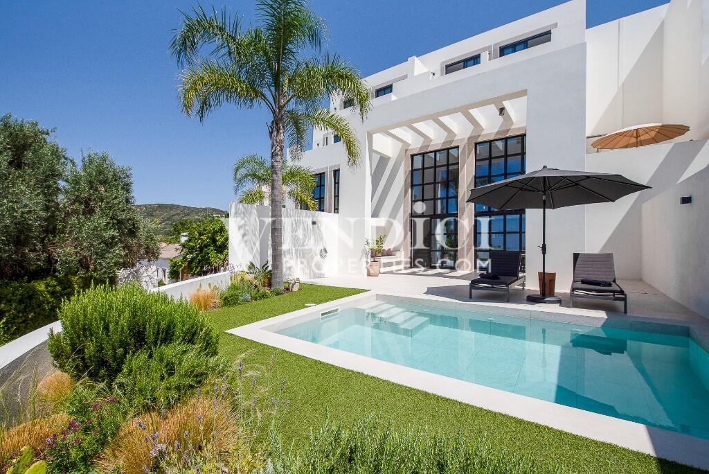 Main image of property: Santa Bárbara de Nexe, Algarve