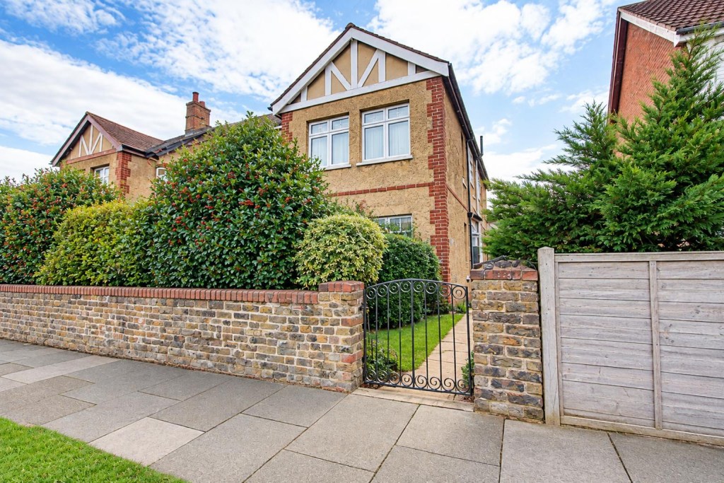 Main image of property: Shakespeare Avenue, Westcliff-on-Sea