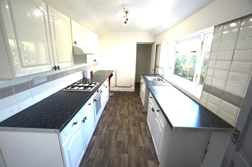Warwick Street, Chesterton, Newcastle-under-Lyme photo 5