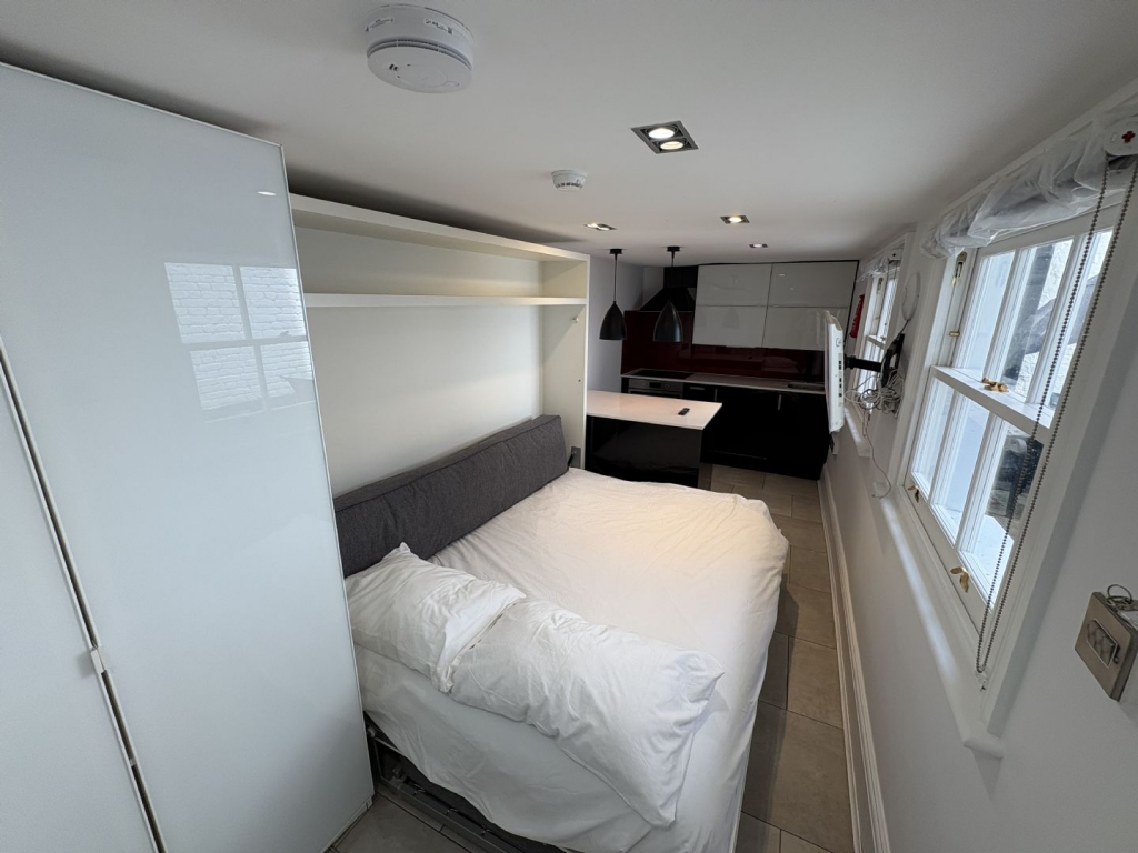 Studio flat for rent
