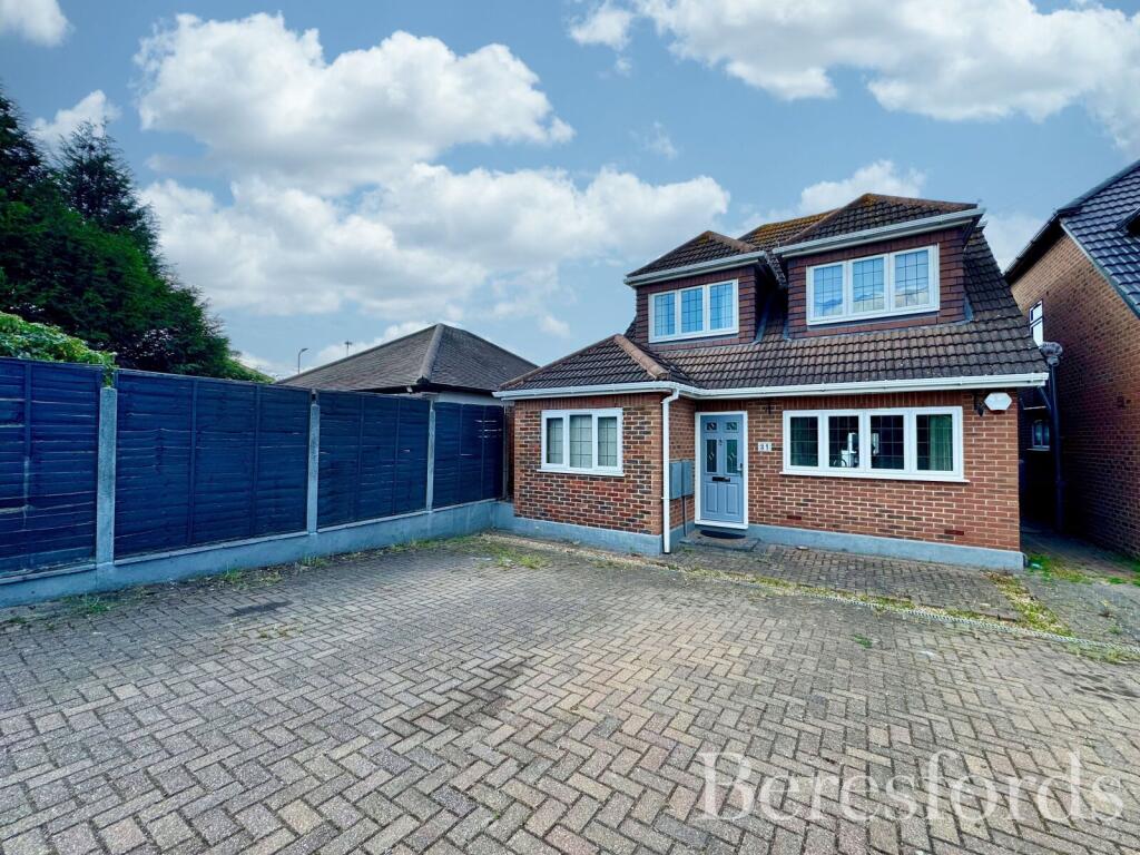 4-bed detached on Lambs Lane South, Rainham, RM13, £550,000