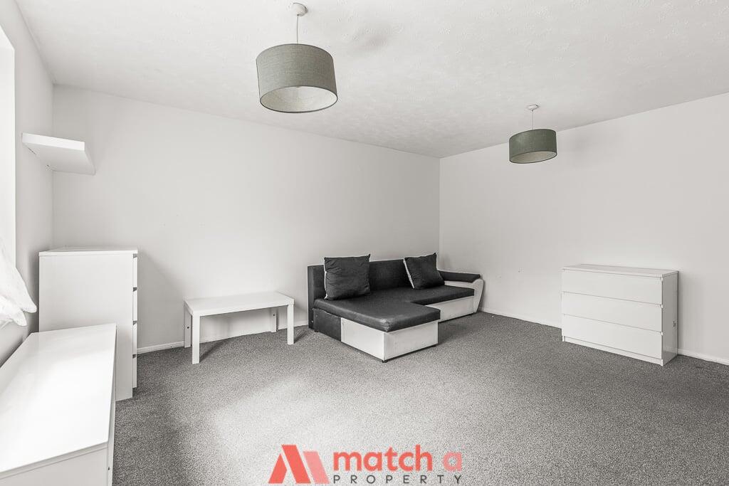 Studio flat for rent