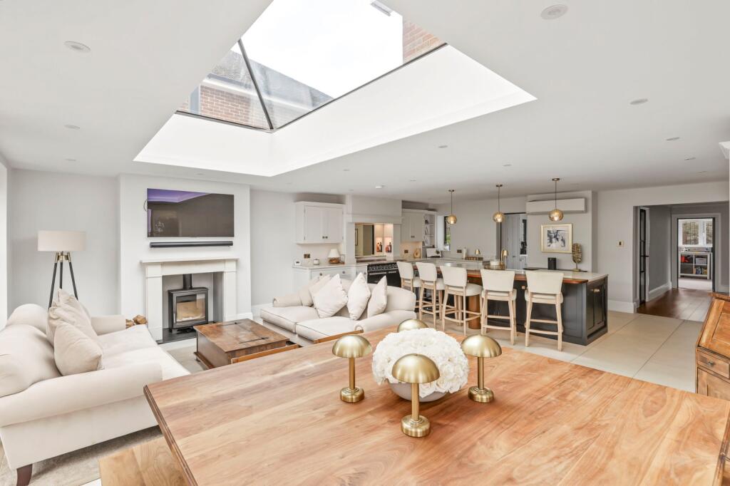 House in Stevenage, Hertfordshire - View 3
