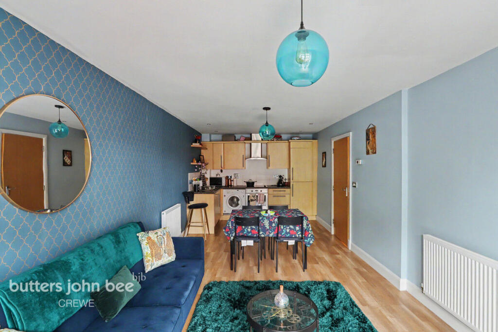 Apartment in Crewe - More