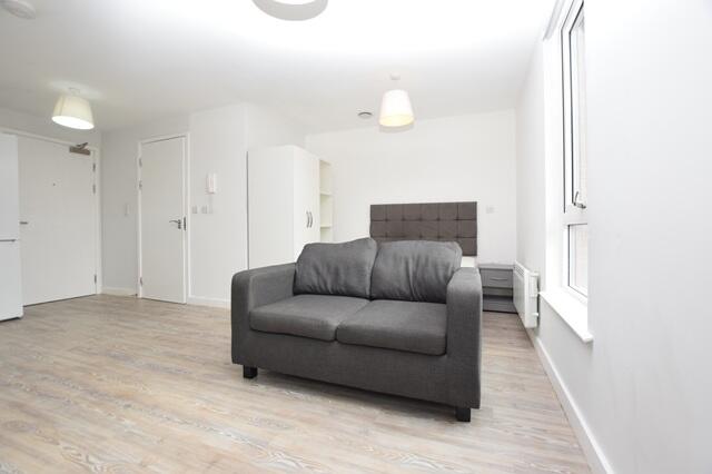 Apartment in Sheffield, Kelham Island Community, Neepsend - View 5