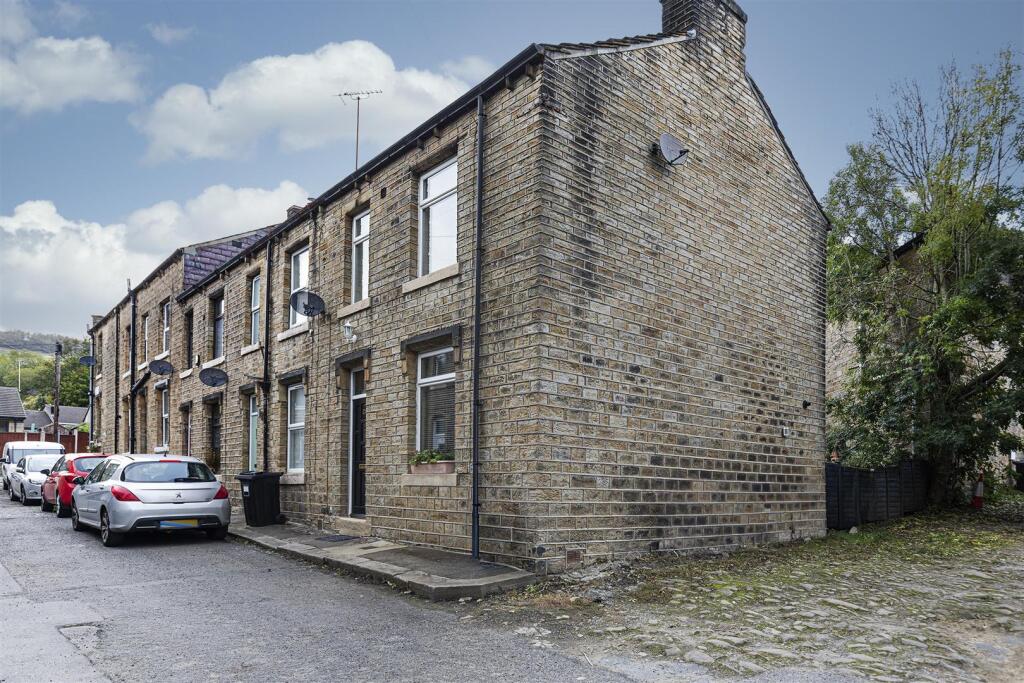 2-bed terraced on James Street, Slaithwaite, Huddersfield, £150,000