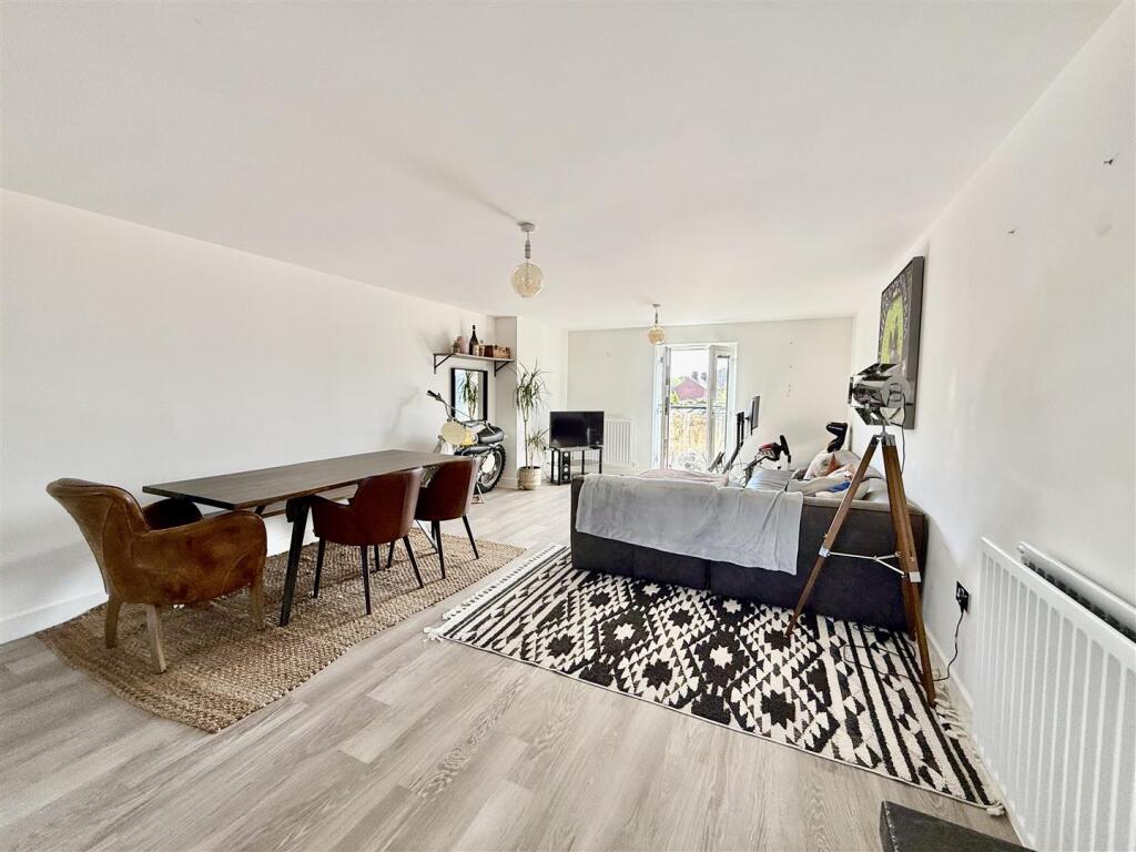Apartment in Brighton - View 5