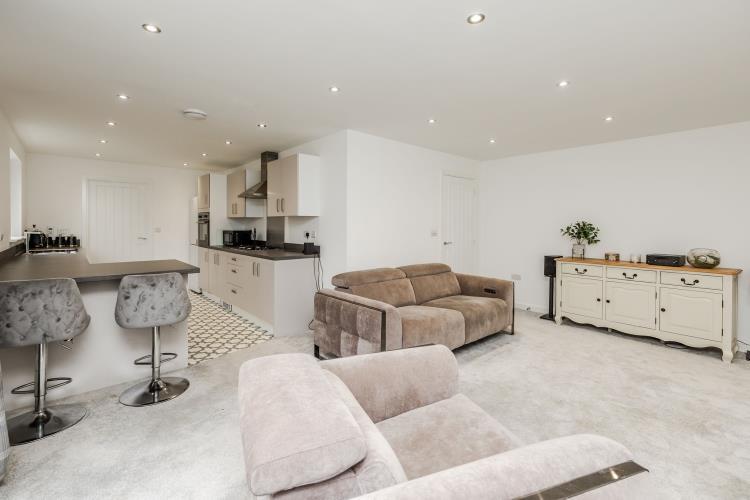 41 Hall Chase, Callerton, Newcastle Upon Tyne photo 3