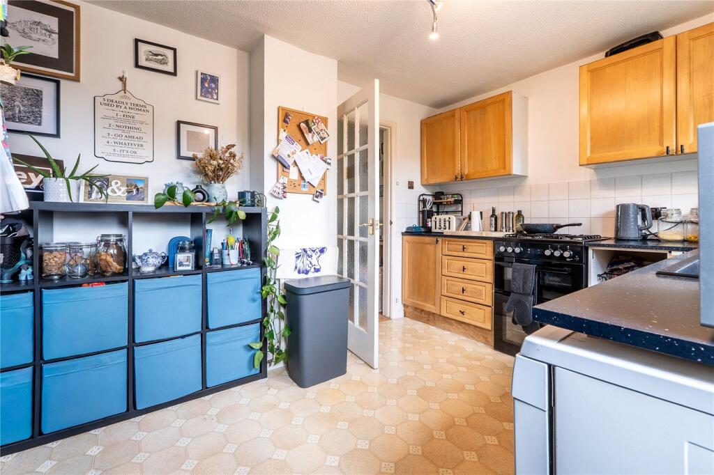 House in Vale of White Horse, Grove - View 2