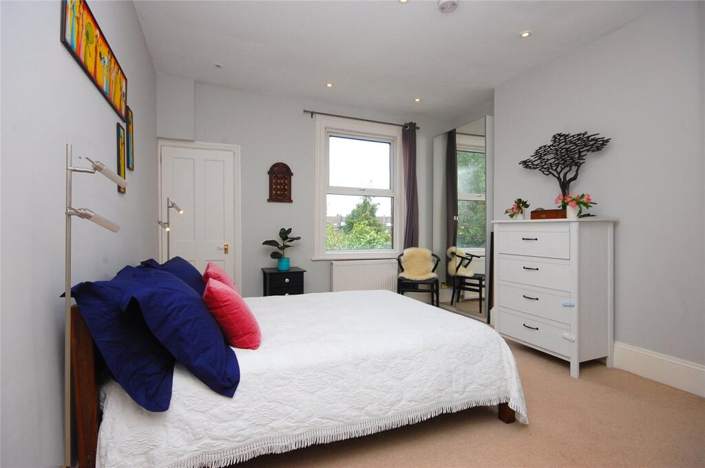 Apartment in London - View 5