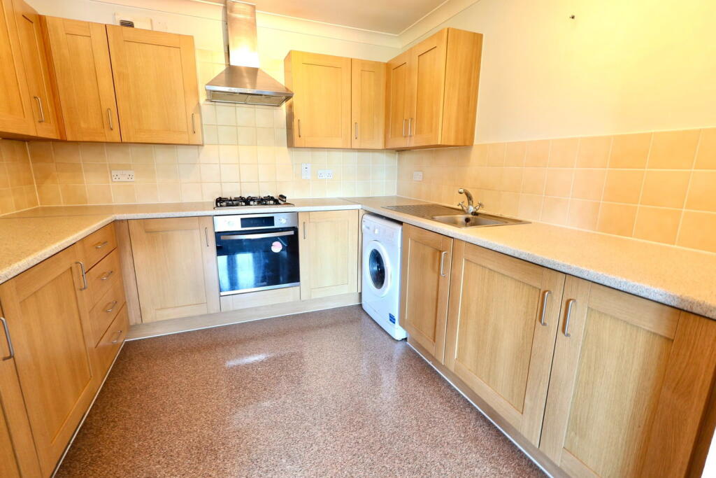 Apartment in Bromley - View 3